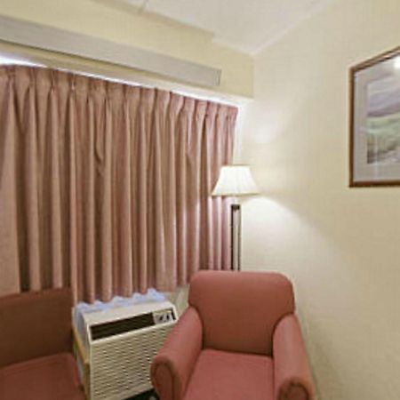 Royal Inn 夏洛特 外观 照片