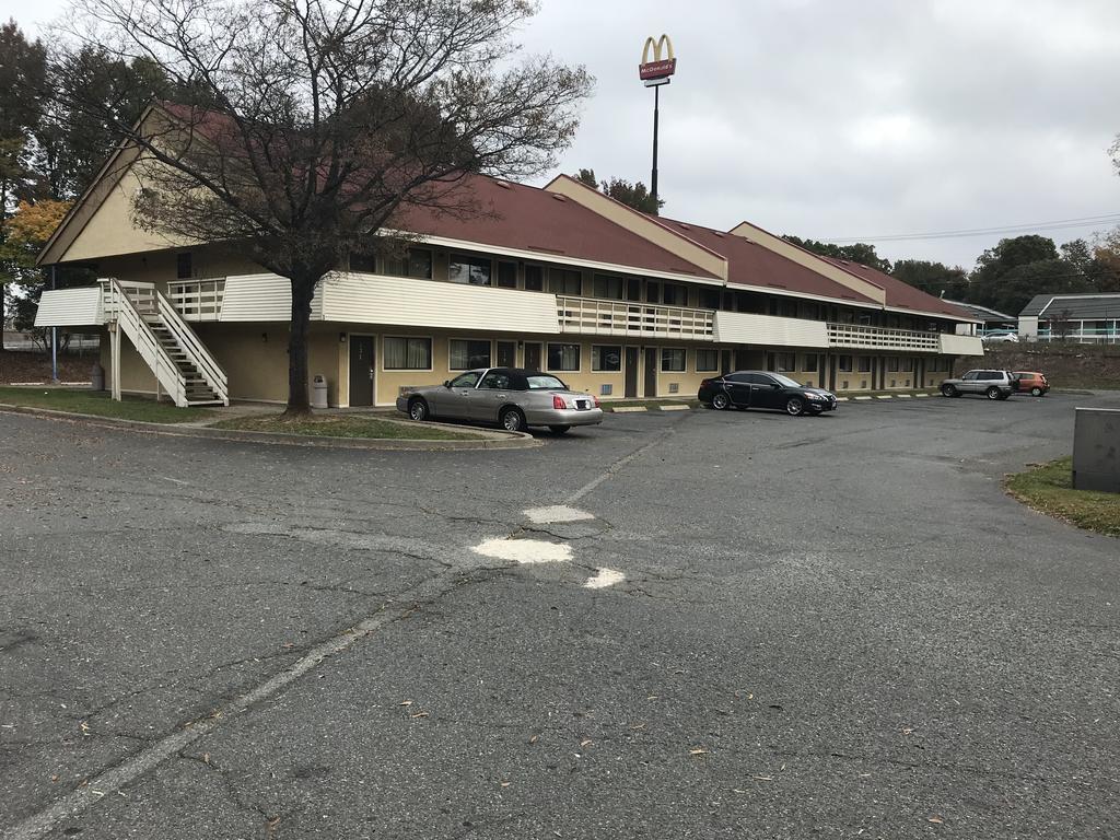 Royal Inn 夏洛特 外观 照片